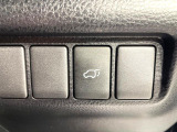 【パワーバックドア】スマートキーや運転席のボタンを押すだけでリアゲートが自動で開閉します!荷物を持っている時や、高い位置にあるバックドアを閉める際に便利な機能です♪