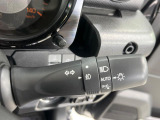 【オートライト】周りの明るさに応じて自動でヘッドライトの点灯・消灯ができる機能です!ライトの付け忘れ・消し忘れなどが無くなり、雨の日や夕方の走行も安心!トンネル通過時も便利ですね♪
