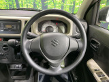 インテリアに合わせたデザインのステアリングは、運転される方のことも考え、運転しやすい形状、大きさです。是非一度、実際に触ってお確かめください。
