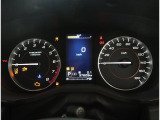視認性に優れたメーターで、夜間走行も安心して運転できます!マルチインフォメ―ションディスプレイには車両情報を表示!メーター内の光度調整機能も付いております!