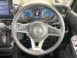 【純正革巻きステアリング】上質な革を使用することで、手にしっかり馴染みとても運転しやすいハンドルです♪
