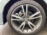 純正アルミホイールです。足元が引き立つので、車全体のイメージがアップしますよ!