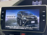 【純正10型ナビ】人気の大画面ナビを装備。専用設計で車内の雰囲気にマッチ!ナビ利用時のマップ表示は見やすく、テレビやDVDは臨場感がアップ!いつものドライブがグッと楽しくなります♪