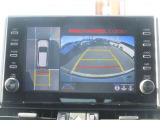パノラミックビューモニター&バックモニター♪車両の前後左右に搭載した4つのカメラの映像を合成し、車を真上から見ているような映像を表示♪