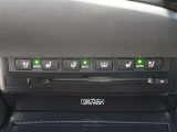 ハンドルヒーターも装備しており冬場の運転でもハンドルが温かくなりシートヒーター・シートベンチレーション付きで1年中快適です