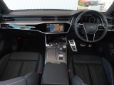 Audi Approved大阪南は正規ディーラーであることはもちろんのこと、保険代理店でもあります。セールススタッフは保険の有資格者ですので保険のご相談もお任せください。