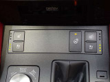 ハンドルヒーターも装備しており冬場の運転でもハンドルが温かくなりシートヒーター・シートベンチレーション付きで1年中快適です