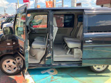 当店では、自社で仕入れした厳選車両を、多数展示しております。リーズナブルなお車を多数在庫しております。掘り出し物を探しにいらしてください。