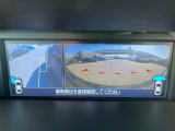 【フロント&サイドカメラ】ドライバーから見にくい死角部分を映像で確認できる前方と左側面にカメラを装着。見通しがきかない場所や住宅密集地などを運転することが多い人におすすめの安心装備です。