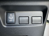 スライドドアの操作ボタンも同様に運転席周りに設置されています