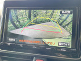 【バックカメラ】駐車時に後方がリアルタイム映像で確認できます。大型商業施設や立体駐車場での駐車時や、夜間のバック時に大活躍!運転スキルに関わらず、今や必須となった装備のひとつです!