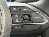 【レーダークルーズコントロール】高速道路での長距離走行が楽に!!自動で速度を保つクルーズコントロールが、衝突軽減システムと連携し、前方の車両を感知して車間を保つように速度調節してくれます!!