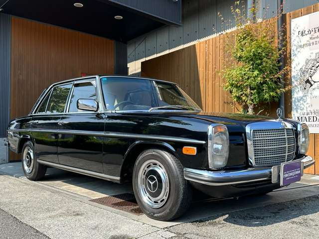 メルセデスベンツ w113 w114 ステアリングセンターパッド 1971 This is weird Mercedes! Introducing W114 with air