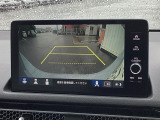 3ビュー切り替えやガイド線表示のバックカメラで、バックでの車庫入れも安心です。