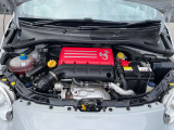 【エンジンルーム】エンジンルームも大変綺麗でしっかり手入れを行っております。