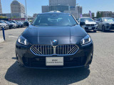 【キドニーグリル】BMWは約90年もの間、ほぼ全ての車両にひと目でBMWだと分かるこの特徴的なフロントグリルが備えられ、デザイン・アイコンとして親しまれてきました。