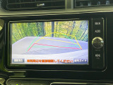【バックカメラ】駐車時に後方がリアルタイム映像で確認できます。大型商業施設や立体駐車場での駐車時や、夜間のバック時に大活躍!運転スキルに関わらず、今や必須となった装備のひとつです!