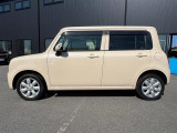 当店は、新車〜登録済未使用車、お買い得軽自動車まで、多数在庫しております♪軽自動車の事なら全て当店にお任せください!目玉車両もございますので、ぜひ一度軽ワールドへお越しくださいませ!