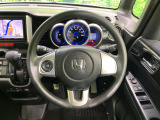 【ステアリングスイッチ】運転中、前方から目線をそらすことなく、オーディオ等の操作が可能な便利機能!安心&快適なドライブを演出してくれます♪