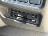 【ETC】有料道路を利用する際に料金所で停止することなく通過できる、ETC車載器(ノンストップ自動料金収受システム機器)が装備されています。セットアップを行うことで利用可能になります。