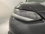 LEDヘッドライトは、点灯の瞬間から最大光量を発揮し、突然暗くなるトンネルなどでの安定感を高めます。