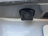 バックカメラ付きです。モニターと連動し車両後退時には後方の映像を映し出します。