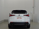 TOYOTA認定中古車とは 【1】まるごとクリーニング【2】車両検査証明書【3】ロングラン保証 この『3つの安心』をセットにした中古車のブランドになります。
