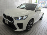 BMW認定中古車は、ドイツ本社と同様の教育・訓練を受けたBMW専門のメカニックが100項目以上のポイントを徹底的にチェックし、整備したうえでご納車させていただきます。