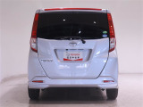 ハイマウントストップランプ採用で、後続車に対して自車の存在をアピールしてくれます!