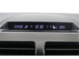 ★お好みに合わせて温度設定が行えるフルオートエアコンです。外気温や室温、日射量を感知し、吹き出し温度、風量を緻密に制御します