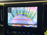 【バックカメラ】駐車時に後方がリアルタイム映像で確認できます。大型商業施設や立体駐車場での駐車時や、夜間のバック時に大活躍!運転スキルに関わらず、今や必須となった装備のひとつです!