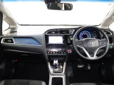 操作性に優れた運転席となります!小物入れや各ボタンの配置にこだわり、使いやすいです!座り心地もよく視認性も良好なのでロングドライブもお任せ下さい!