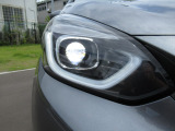 切れにくく明るさ抜群!LEDヘッドライト装備