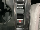 シビックのCVT車は、3つの異なる加速感を楽しめるドライブモードスイッチがついています。一般道、高速道路、ワインディングなど、シーンに合わせて最適な加速感を楽しめるドライブモードスイッチです。