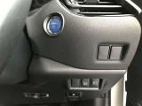 スマートキーを携行していればエンジンの始動やドアの開閉もスマートに☆