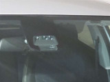 衝突被害軽減ブレーキも付いています。