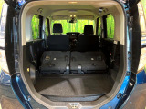 普段のお買い物や通勤、送迎等に十分な荷室スペースを確保しております。セカンドシートを倒すと、大きな荷物の積載も可能です♪