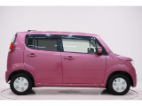 県内13店舗にて常時500台以上ダイハツ車を展示中です。見て、触って、納得のいく一台をぜひ見つけてください。