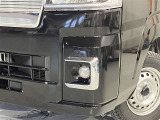コーナーセンサーを車の前後に装備。障害物までの距離に応じて警告音を変えてお知らせ。縦列駐車時や駐車場・車庫などでの取り回しをサポートします。詳細は販売店スタッフまでおたずねください。