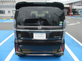 こちらはバックモニターも付いているので、駐車や細い路地の後退にも安心です!