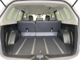 【トランク】積み込みやすくて、たっぷり積める荷室です。シートアレンジできるものは、乗車人数と荷物の量や大きさによってシートを動かすことができるので、より快適なドライブが可能です!