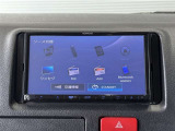 Bluetooth対応、CD/DVD再生機能付き。お好きな音楽を聴きながらのドライブは楽しいですよね〜♪