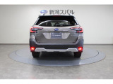 リヤフォグランプ装備。悪天候など視界の悪い時に点灯することで後続車両に自車の存在をアピール。追突事故のリスクを減らします(視界の良い時の点灯はお控えください)、