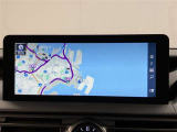 いまや必須装備「ナビゲーション」搭載!知らない場所にスイスイッとドライブ。もう、これなしではハンドルを握れませんね!でも運転中の操作は危険ですのでご注意ですね☆