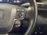 【レーダークルーズコントロール】従来のクルコンの機能に加え、先行車に接近すると、安全な車間距離を保ちながら先行車の車速に合わせ追従するシステム。