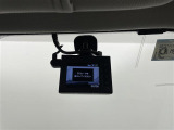 【前後ドライブレコーダー】映像・音声などの運転中の記録を残します。事故などを起こした起こされた時の証拠になりえますので、もしも時でも安心ですね。