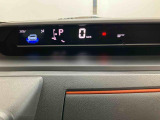 ダイハツのお店では、ダイハツを知り尽くしたプロフェッショナルが、専用の診断機器を使って各システムを点検。