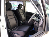 『1台』のお車に対して、3名体制で日々議論を重ね仕入れを行っております。