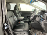 乗降がしやすい運転席。高さが調節できて小柄な女性でもベストポジションをとることができます。