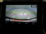 バックモニターも装備しております。バックギアに入れるとナビ画面に車の後方が映し出されます。これで後方確認も安心!